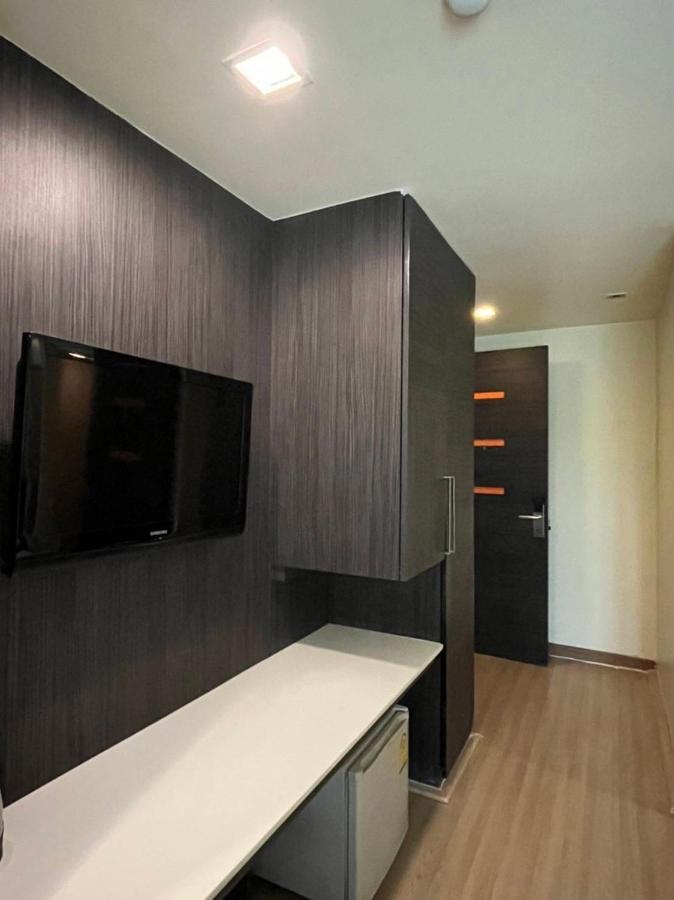 Orion Rooms Sukhumvit 11 Бангкок Экстерьер фото