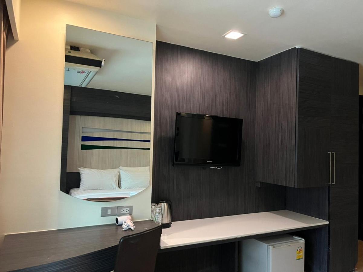 Orion Rooms Sukhumvit 11 Бангкок Экстерьер фото